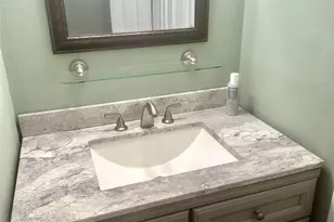 8245 Kingsbrook Rd, Houston, TX 77024 - Photo 20