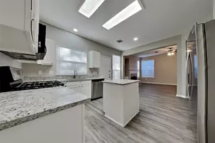 9615 Winter Run Dr, Houston, TX 77064 - Photo 8