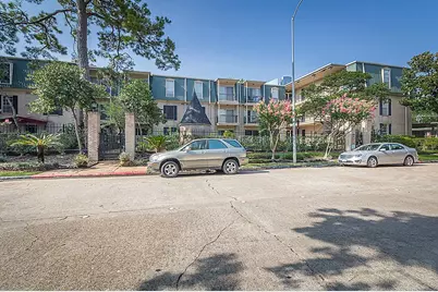 4515 Briar Hollow Place #304, Houston, TX 77027 - Photo 4