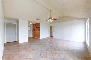 2711 Heritage Colony Dr, Webster, TX 77598 - Photo 4