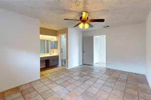 2711 Heritage Colony Dr, Webster, TX 77598 - Photo 8