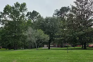 110 Commons Lake Dr, Huffman, TX 77336 - Photo 2