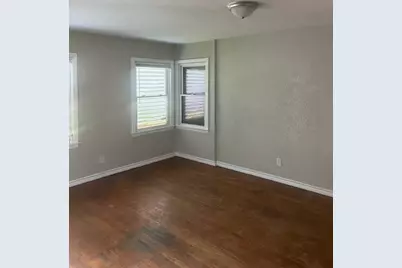 1909 2nd Ave N, Texas City, TX 77590 - Photo 2