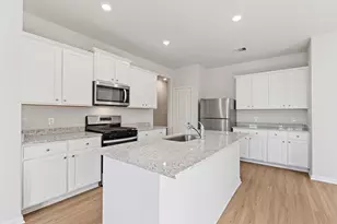 8839 New Jade Dr, Iowa Colony, TX 77583 - Photo 4