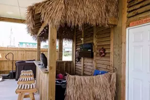 978 Tidelands Dr, Port Bolivar, TX 77650 - Photo 16