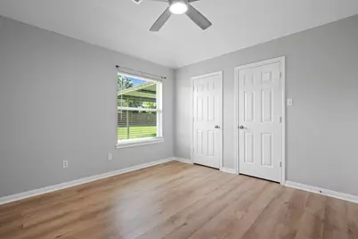 470 W Houston Street, Highlands, TX 77562 - Photo 12