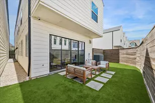 852 Fisher St, Houston, TX 77018 - Photo 2