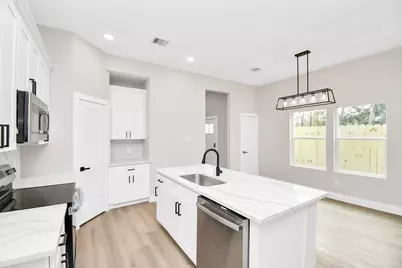 8409 Sunnyhill Street, Houston, TX 77088 - Photo 4