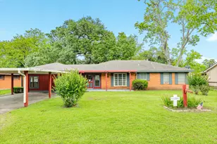 706 Brockman St, Sweeny, TX 77480 - Photo 1
