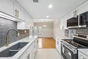 924 Memorial Village Dr, Houston, TX 77024 - Photo 18