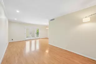 924 Memorial Village Dr, Houston, TX 77024 - Photo 10