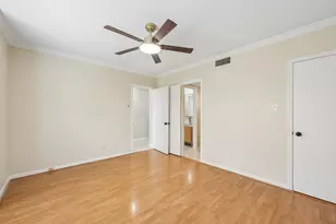 924 Memorial Village Dr, Houston, TX 77024 - Photo 24