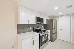 924 Memorial Village Dr, Houston, TX 77024 - Photo 16