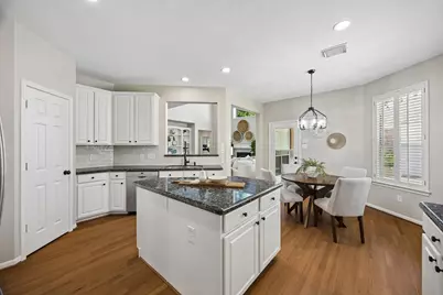 7535 Guinevere Drive, Sugar Land, TX 77479 - Photo 14