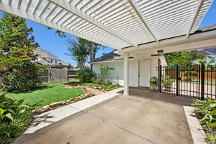 7535 Guinevere Dr, Sugar Land, TX 77479 - Photo 30