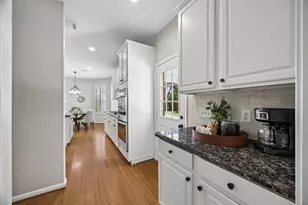7535 Guinevere Dr, Sugar Land, TX 77479 - Photo 10