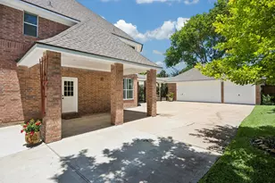 7535 Guinevere Dr, Sugar Land, TX 77479 - Photo 6