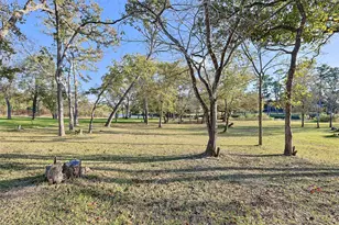 9810 Oak Leaf Dr, Baytown, TX 77521 - Photo 30