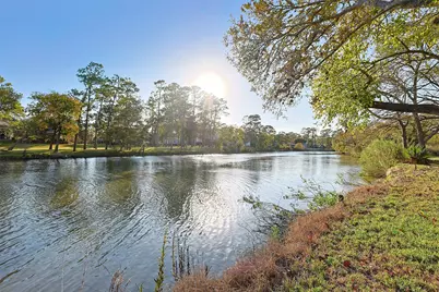 9810 Oak Leaf Drive, Baytown, TX 77521 - Photo 32