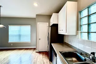 3731 Main Poplar Dr, Houston, TX 77025 - Photo 12