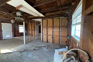 415 Oyster St, Freeport, TX 77541 - Photo 6