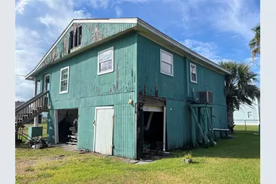 415 Oyster Street, Freeport, TX 77541 - Photo 2