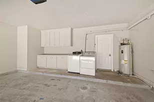 4024 Breakwood Dr, Houston, TX 77025 - Photo 38