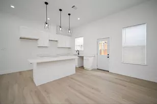 8203 Sparta St, Houston, TX 77028 - Photo 4