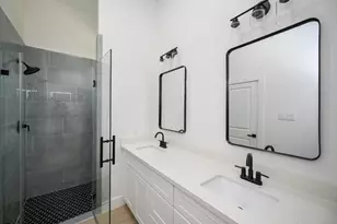 8203 Sparta St, Houston, TX 77028 - Photo 10