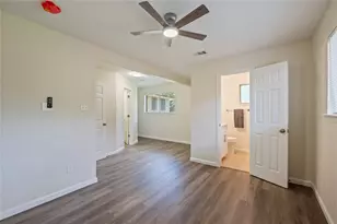 2324 N Logan St, Texas City, TX 77590 - Photo 14
