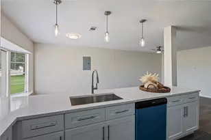 2324 N Logan St, Texas City, TX 77590 - Photo 4