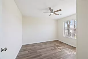 2324 N Logan St, Texas City, TX 77590 - Photo 18