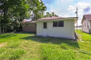 2324 N Logan St, Texas City, TX 77590 - Photo 26