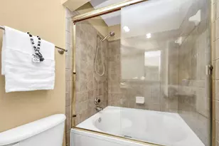 2400 McCue Rd, Houston, TX 77056 - Photo 28
