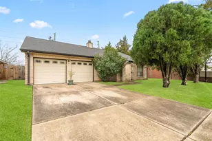 2302 Shady Brook Dr, Houston, TX 77084 - Photo 2