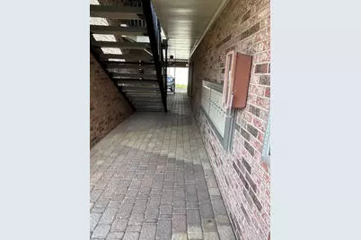 402 Post Office Street #109, Galveston, TX 77550 - Photo 4