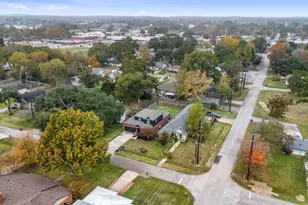 702 Clayton St, Tomball, TX 77375 - Photo 30