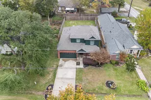 702 Clayton St, Tomball, TX 77375 - Photo 32
