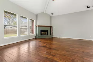 702 Clayton St, Tomball, TX 77375 - Photo 12
