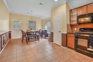 10351 Whisper Bluff Dr, Humble, TX 77396 - Photo 8