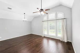 13503 Navigate Point Ln, Houston, TX 77044 - Photo 16