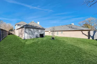 8047 Oakwood Garden Street, Houston, TX 77040 - Photo 40