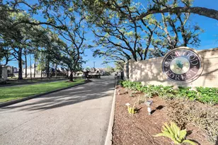 8047 Oakwood Garden St, Houston, TX 77040 - Photo 2