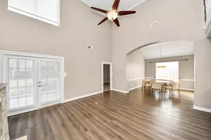 8047 Oakwood Garden St, Houston, TX 77040 - Photo 12