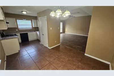 4250 Southchase Lane, Houston, TX 77014 - Photo 8