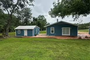 10614 Dierking, Brenham, TX 77833 - Photo 4