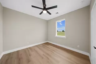 560 Quarter Horse Trail, Angleton, TX 77515 - Photo 16