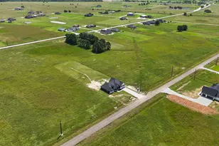 560 Quarter Horse Trail, Angleton, TX 77515 - Photo 2