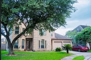 14503 Heagans Ct, Sugar Land, TX 77498 - Photo 4