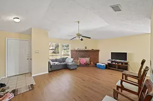 10021 Emerald Creek Dr, Houston, TX 77070 - Photo 6